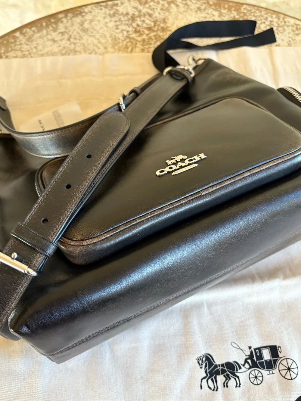 Coach compact black